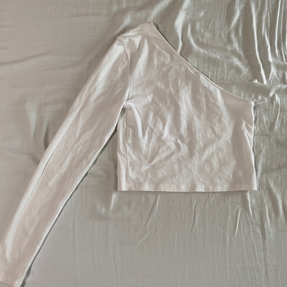 H&M white one shoulder crop top - Picture 2 of 3